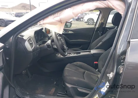 2018 Mazda Mazda3 Sport из США, поврежденный, VIN 3MZBN1U71JM185355